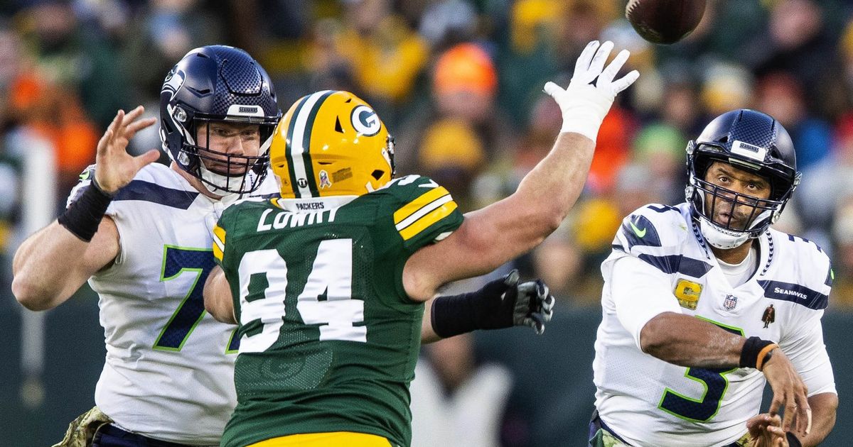 GAME BLOG: Packers shut out Seahawks at home, 17-0