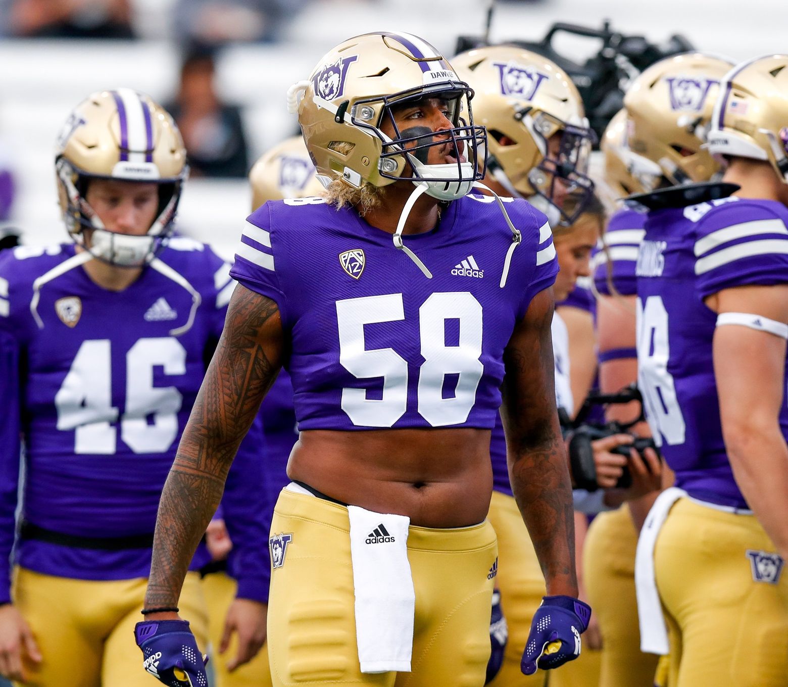 Notebook: UW's Zion Tupuola-Fetui, Oregon's Kayvon Thibodeaux battle for  pass rush superiority