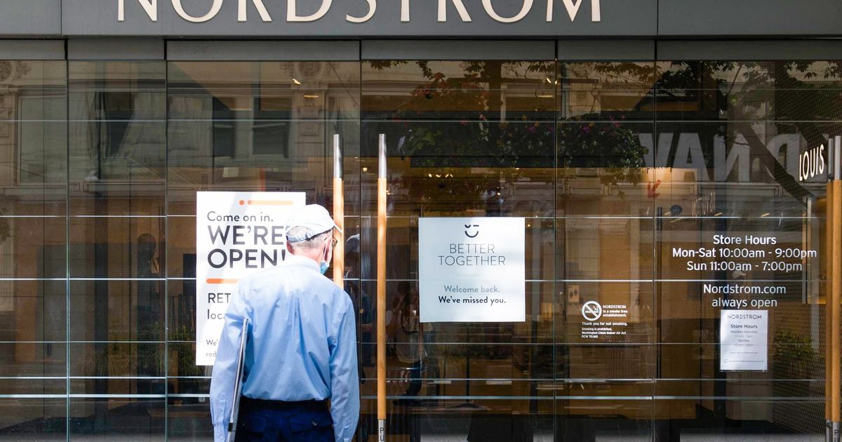 Nordstrom Shares Tumble After Reporting Sales Drop and Record Theft