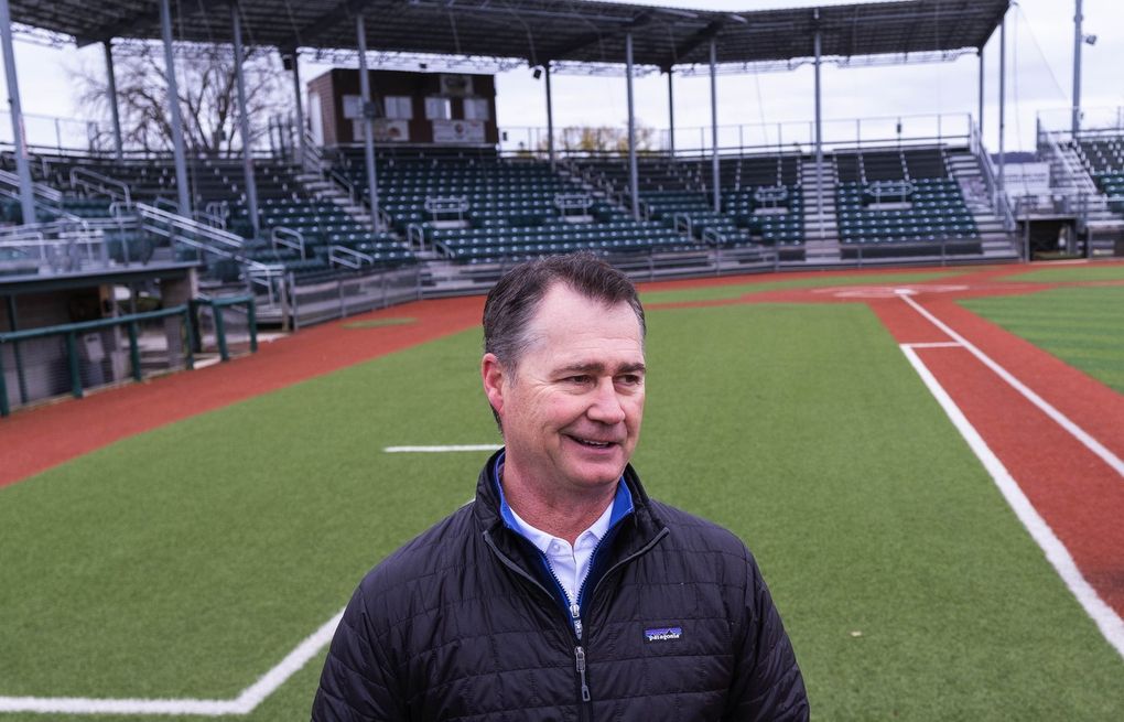 What it's like… to cover Mariners manager Scott Servais - The Athletic