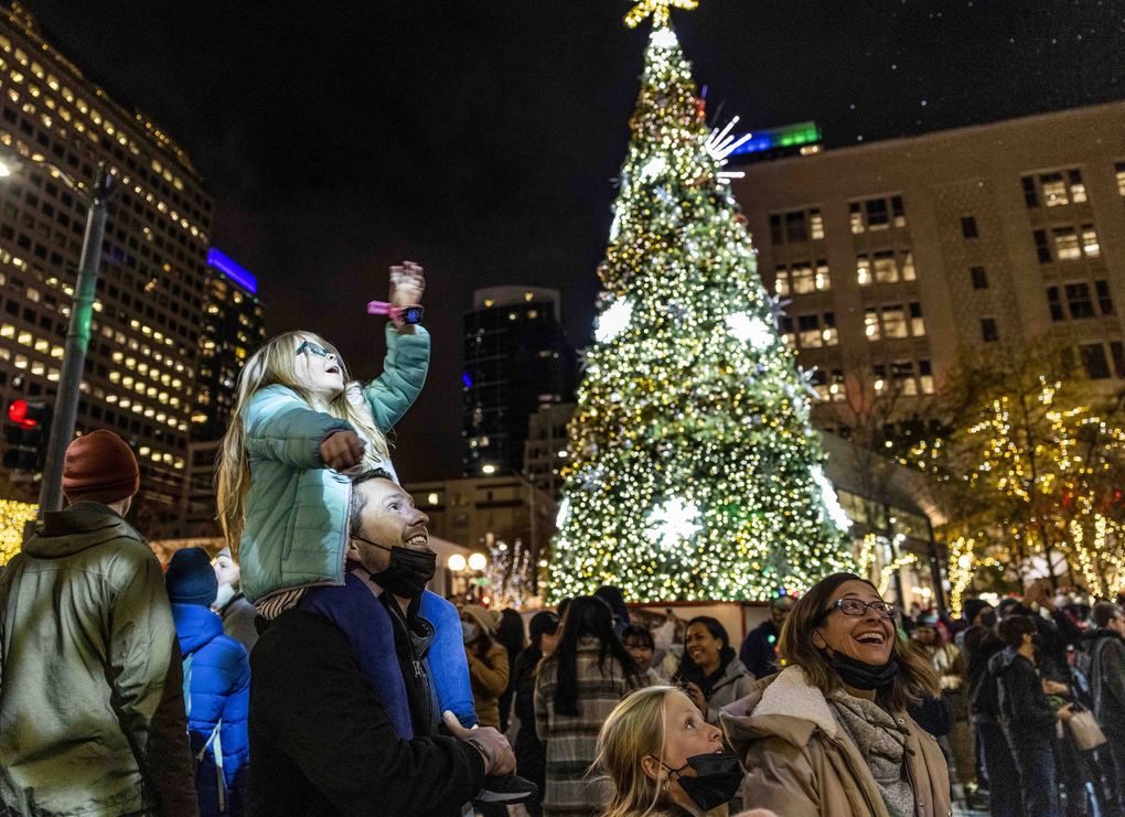 Westlake Center Tree Is Decked Out For The Holidays The Seattle Times
