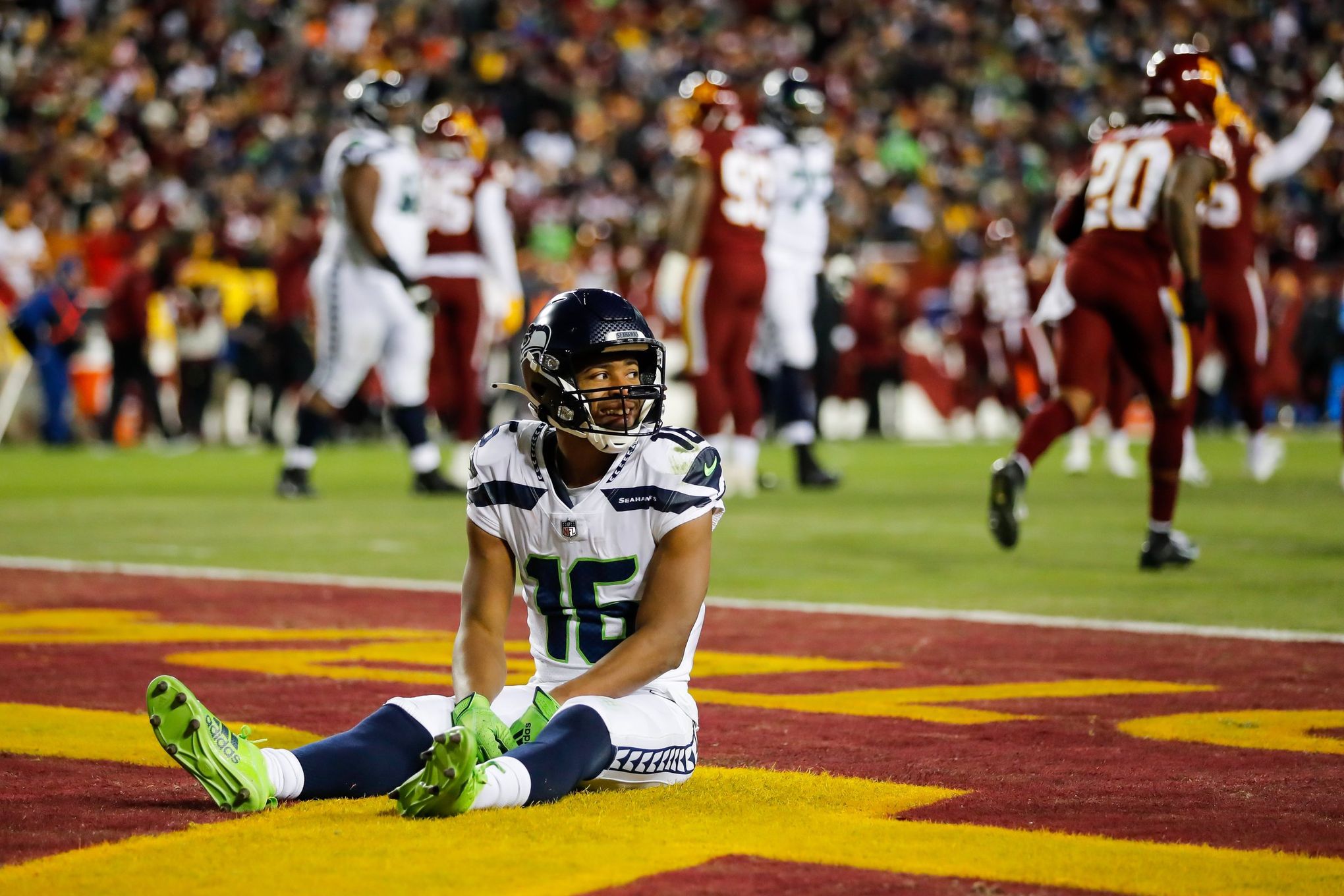 Late TD drive comes up short, and Seahawks suffer 'devastating' loss to  Washington