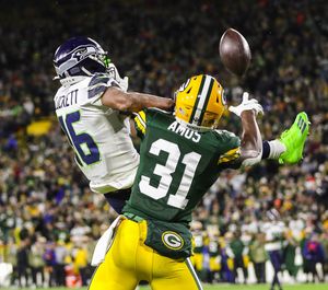 Russell Wilson has abysmal return, Seahawks shutout 17-0 by Packers - Field  Gulls