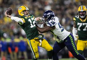 Russell Wilson has abysmal return, Seahawks shutout 17-0 by Packers - Field  Gulls