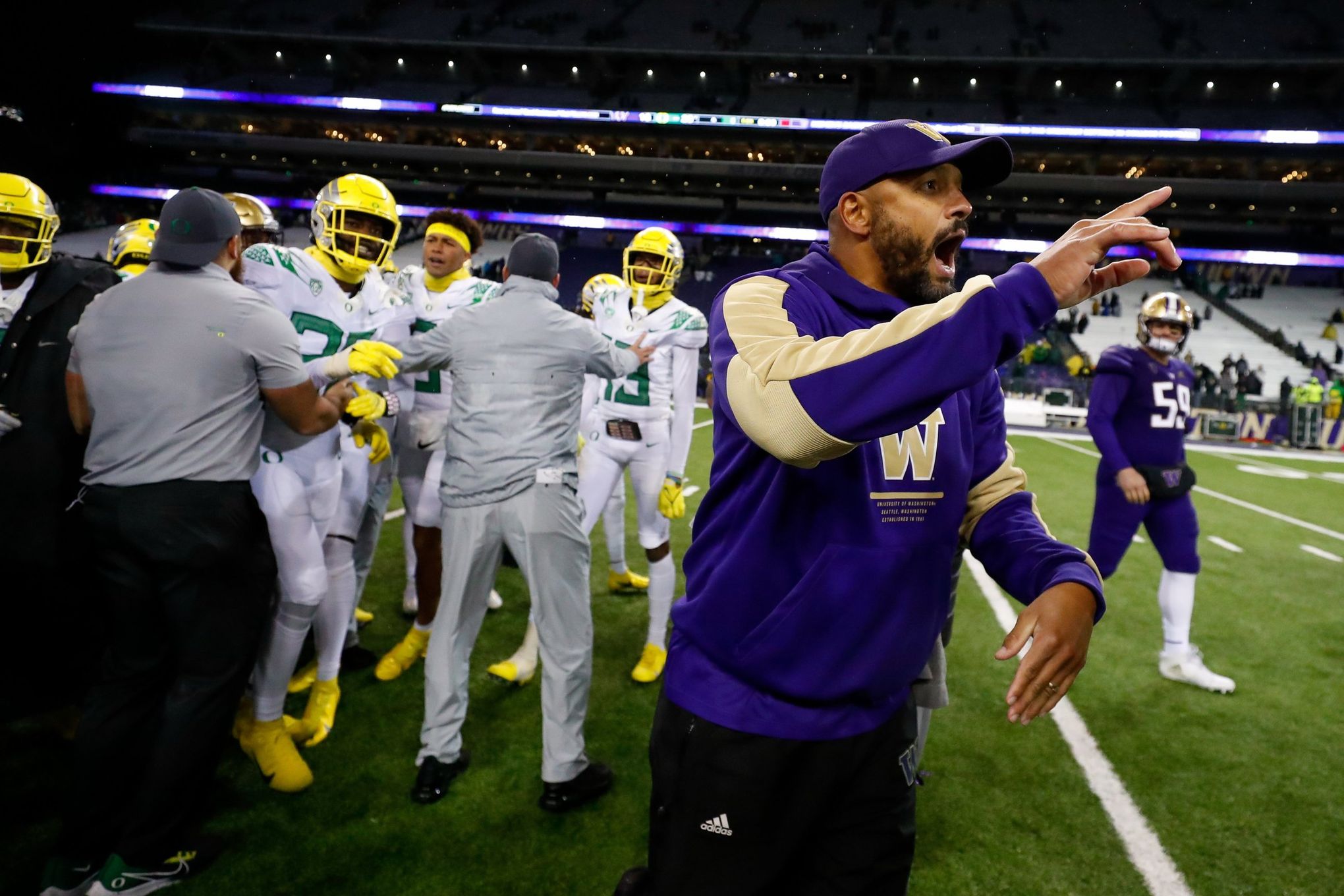 Washington AD Jen Cohen looking into coach Jimmy Lake shoving player in  sideline incident