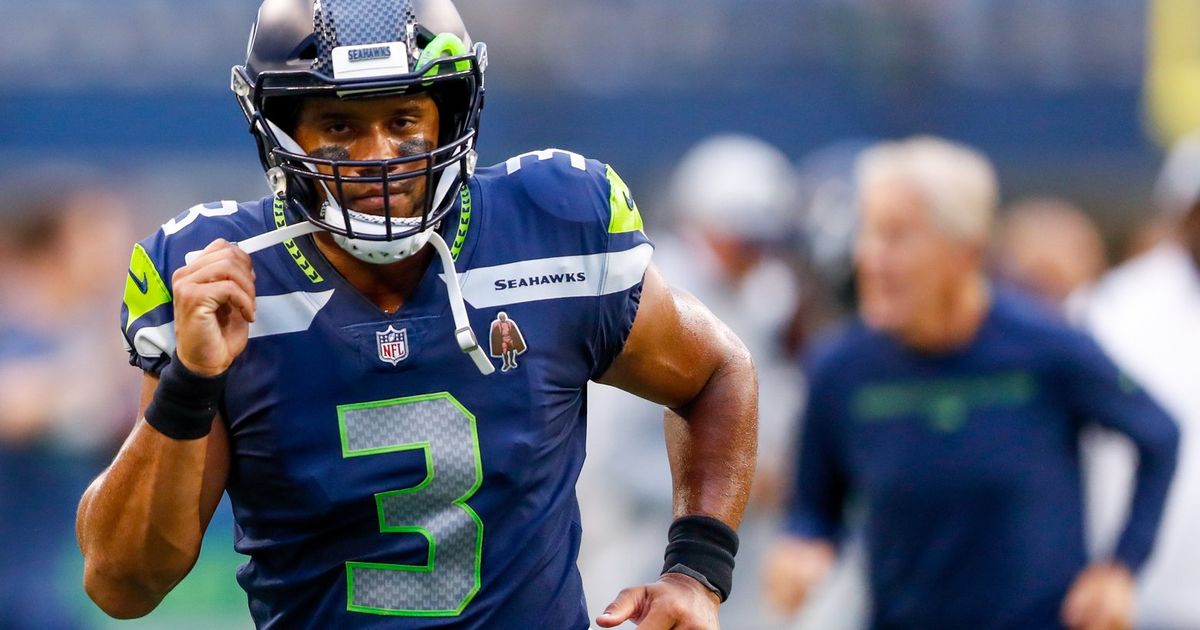 Seahawks place QB Russell Wilson, RB Chris Carson on IR