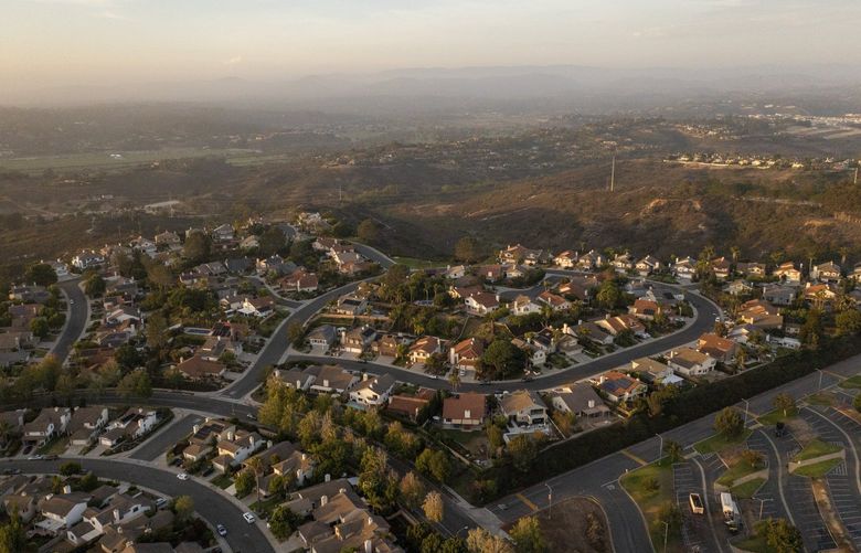 FILE — Homes in a well-to-do neighborhood of San Diego, July 21, 2021. The response to a plan in Congress to give tax cuts to wealthy homeowners in some high-tax states has put some Democrats on the defensive. (Roger Kisby/The New York Times)  XNYT150 XNYT150