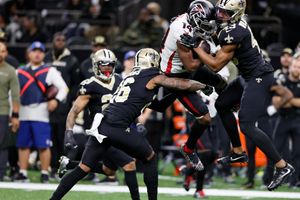 Saints' sloppiness costly in narrow loss to Falcons