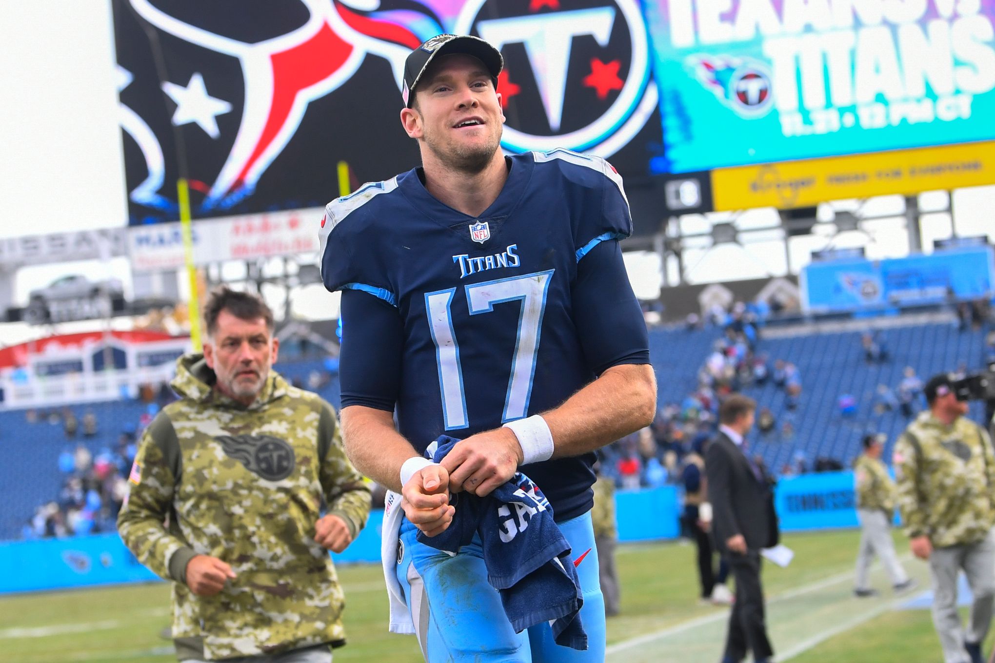 Houston Texans fall to Tennessee Titans, 41-38, in final game of the season