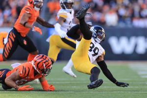 RB Mixon, CB Hilton lead Bengals' home mastery