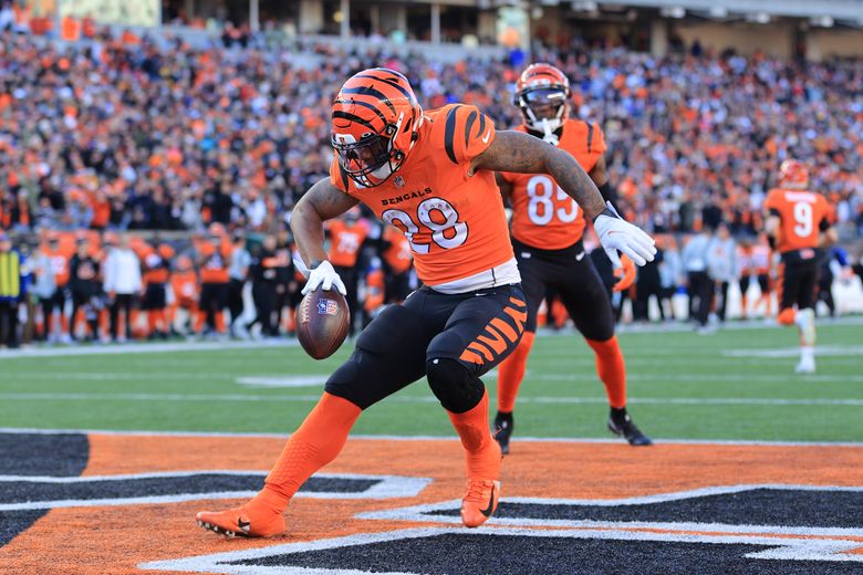 Burrow passed for 4 TDs as Bengals get even with Steelers for