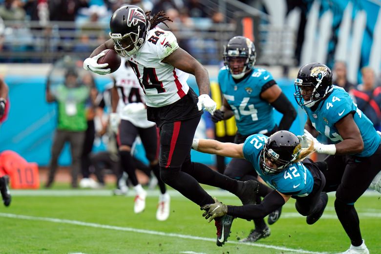 Atlanta Falcons running back Cordarrelle Patterson (84) runs the