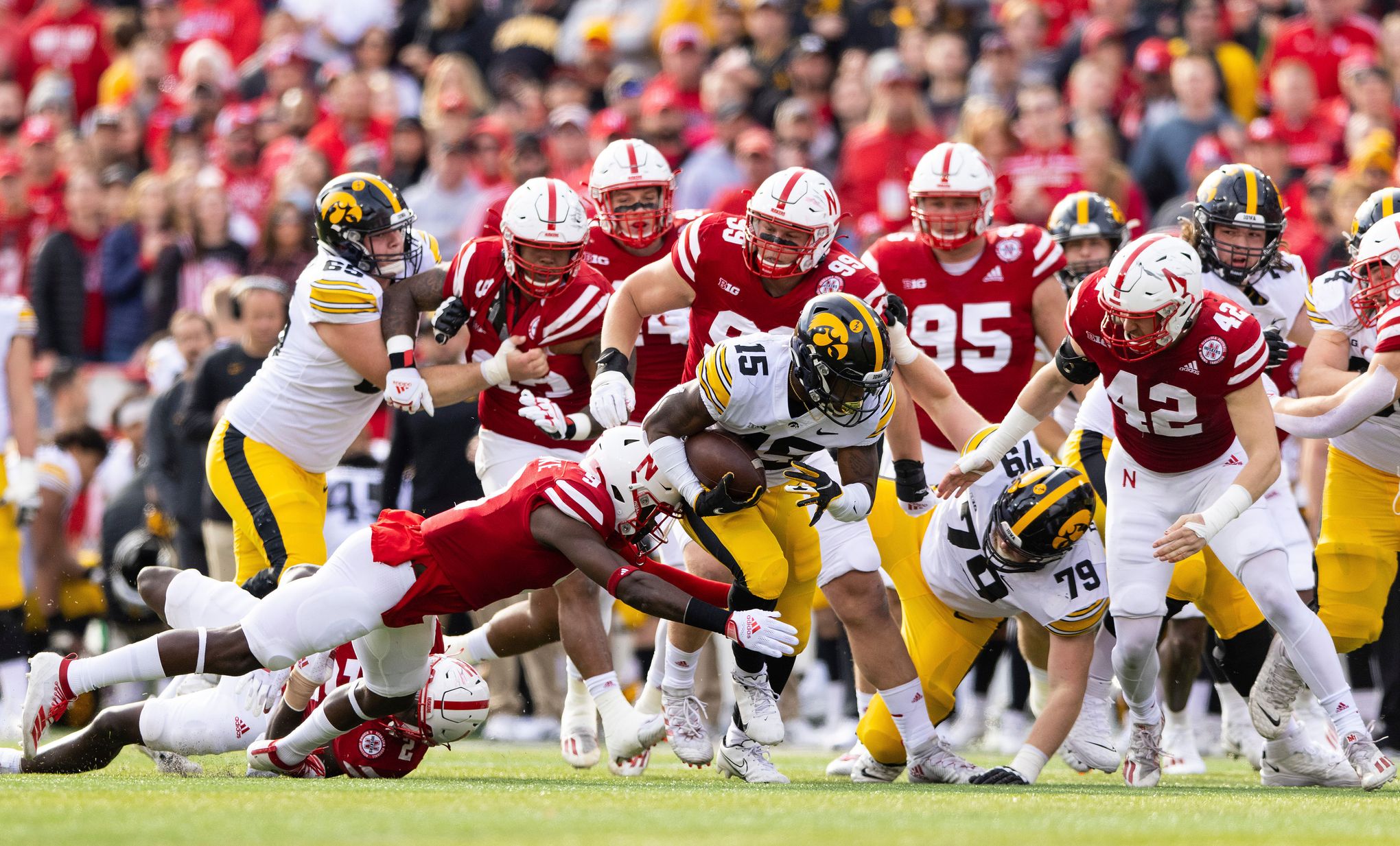 NFL teams 'know what you're getting with' Iowa's Zach VanValkenburg