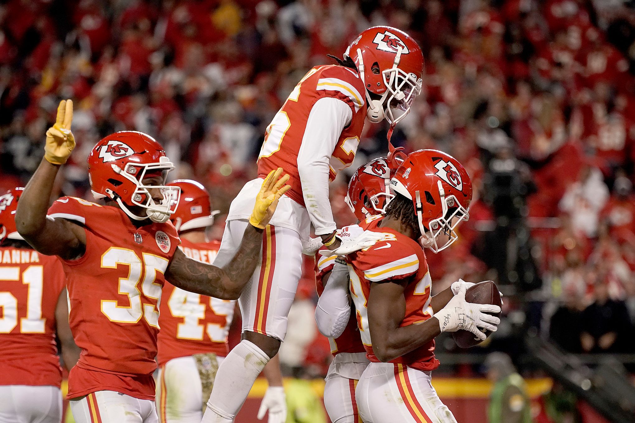 Kansas City Chiefs quarterback Trent Green (L) and running back