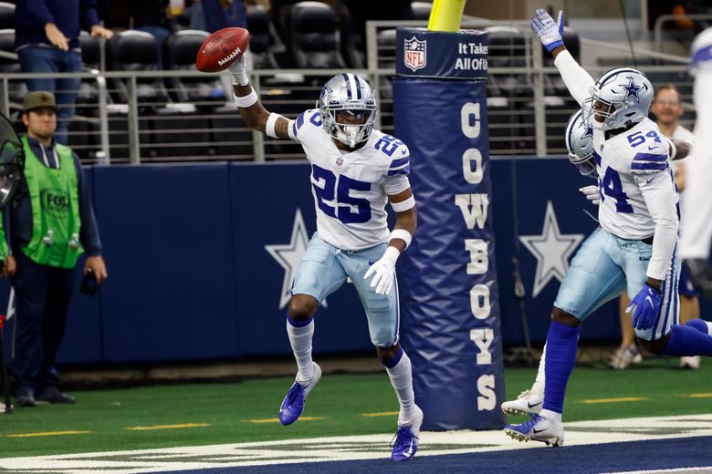 Dallas Cowboys Celebrating in End Zone