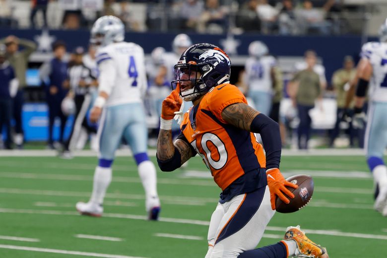 Signature victory at Dallas keeps Broncos in playoff mix