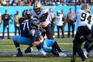 Titans' NFL-best winning streak now 6, edge Saints 23-21