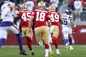 49ers Beat Vikings 34-26 for 3rd Straight Win - Bloomberg