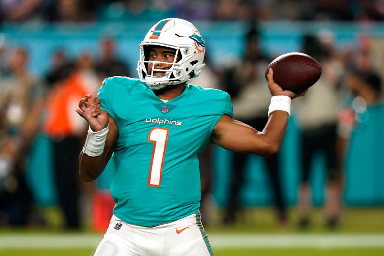 Justin Fields or Tua Tagovailoa? Week 13 Fantasy football outlooks for the  Bears and Dolphins QBs