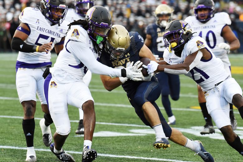 Daffer's long FG as time expires gets ECU past Navy 38-35