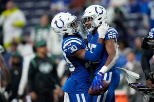 Taylor, ground game help Colts find easy path past Jets - Seattle