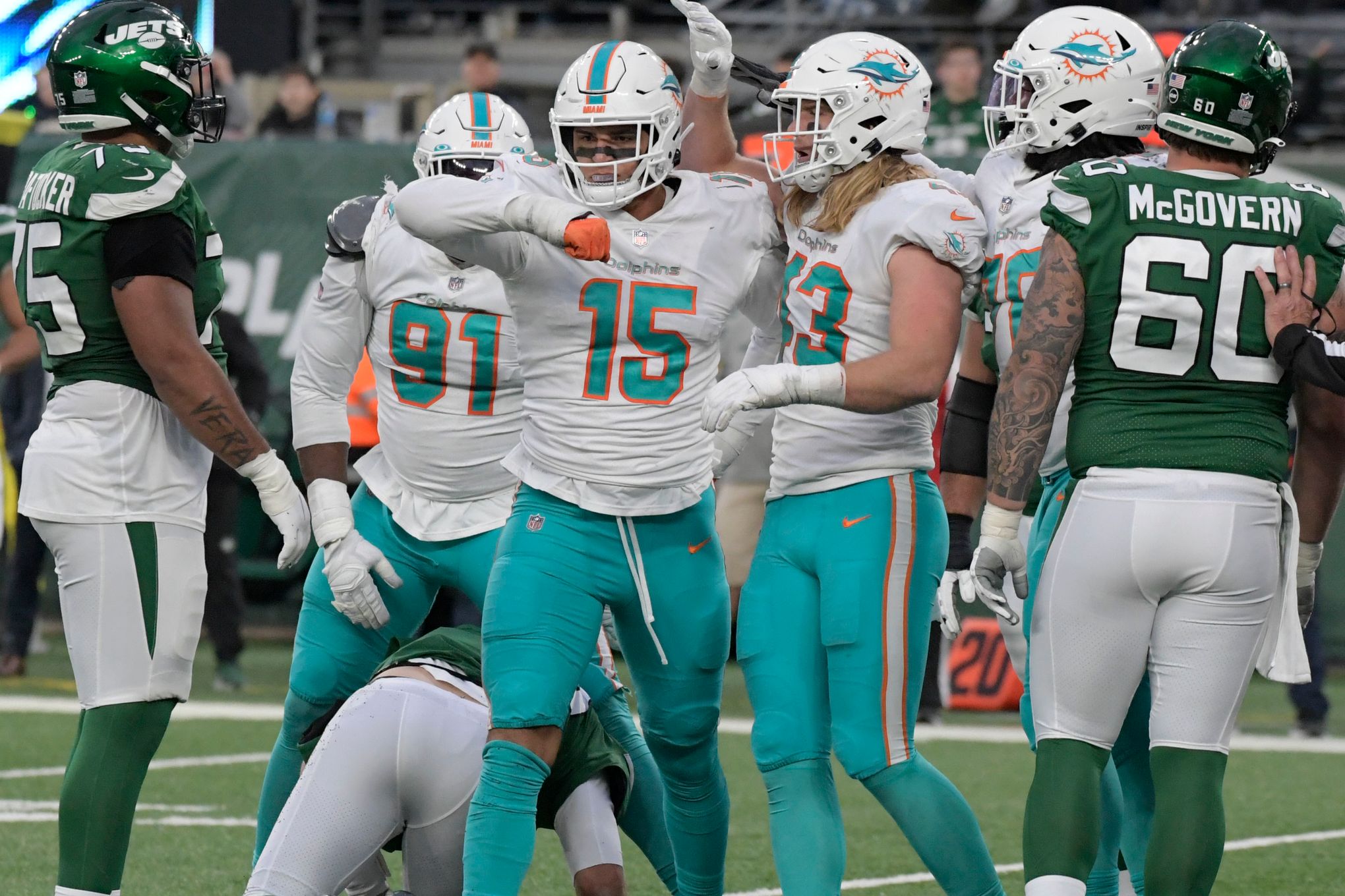 Dolphins' Jaylen Waddle, Jaelan Phillips, Jevon Holland make All-Rookie Team