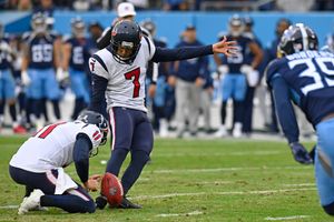 Texans snap 8-game skid, end Titans' 6-game streak 22-13 - The San Diego  Union-Tribune