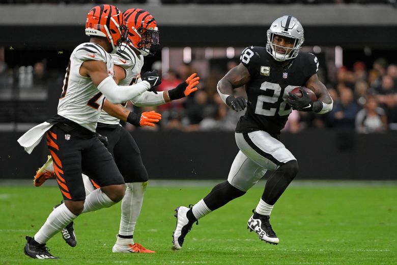 Bengals' Trey Hendrickson Strip Sacks Raiders' Derek Carr For