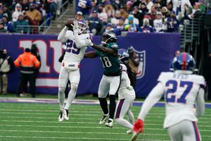 Eagles grounded by own mistakes against Giants, 4 turnovers