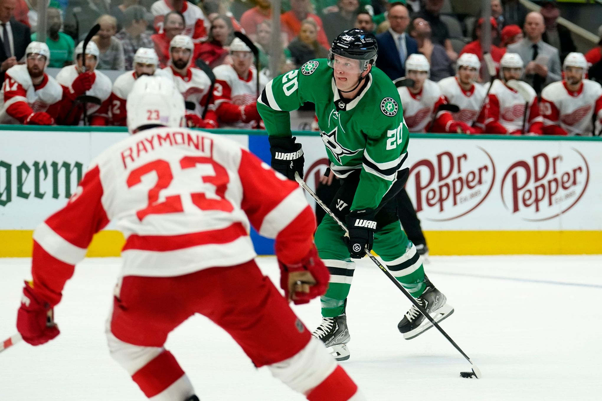 Red Wings Fall to Dallas 5-2 as Larkin Leaves Game