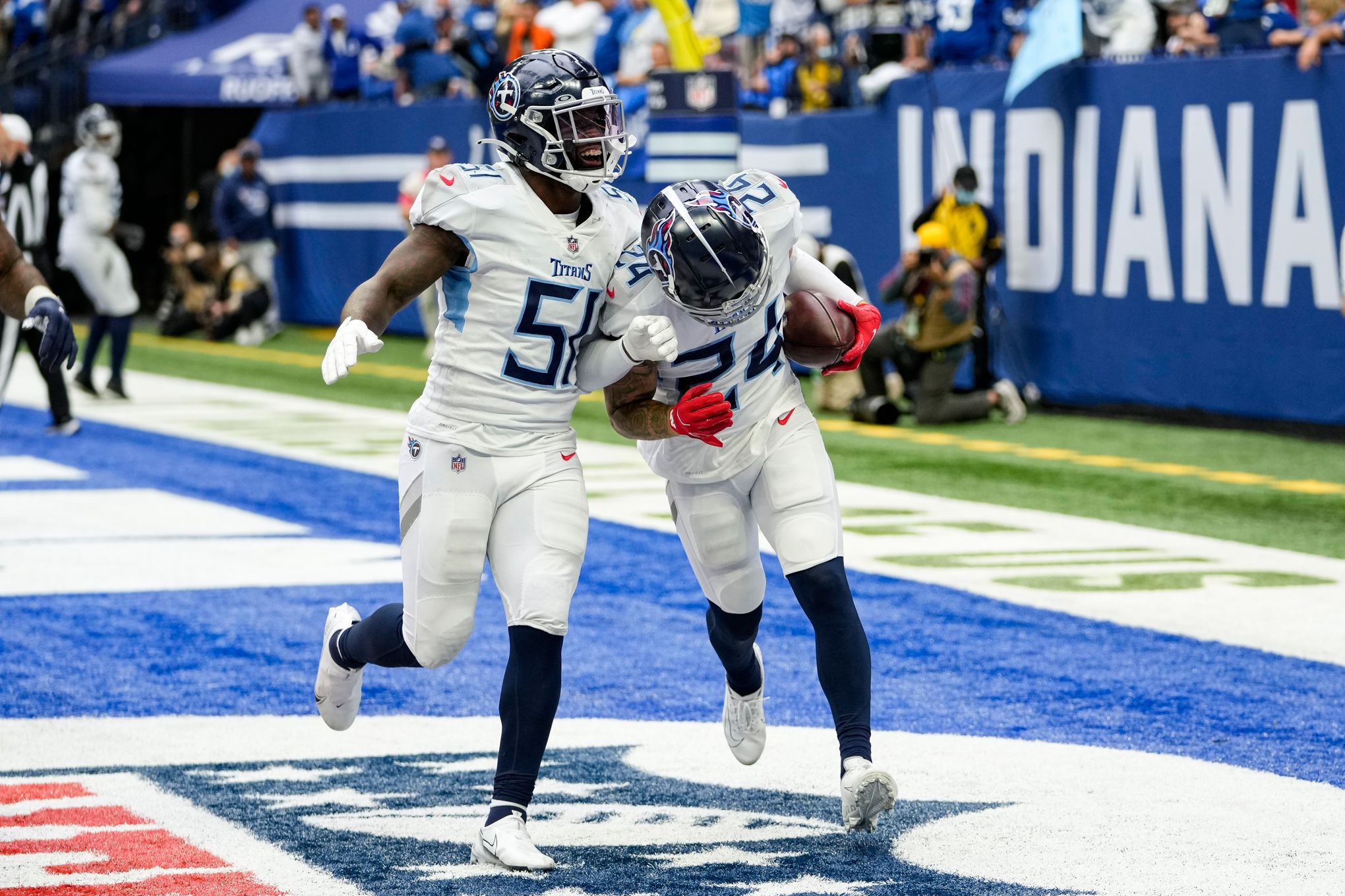 Tennessee Titans cornerback Elijah Molden (24) plays against the