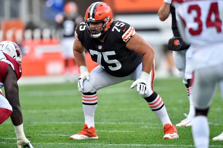Security guard: Browns sign Bitonio to $48 million extension