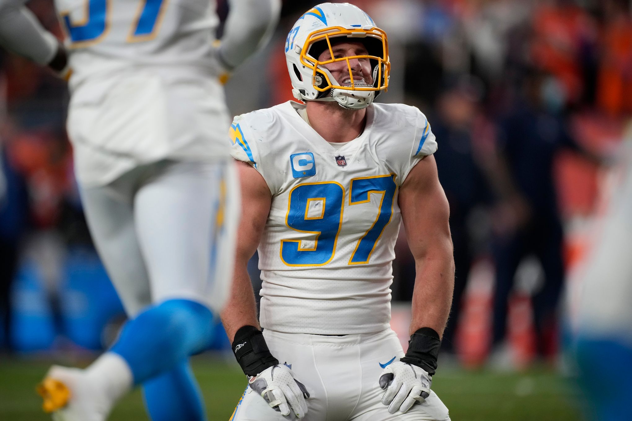 Joey Bosa, Chargers focus on little things, not big picture - Los