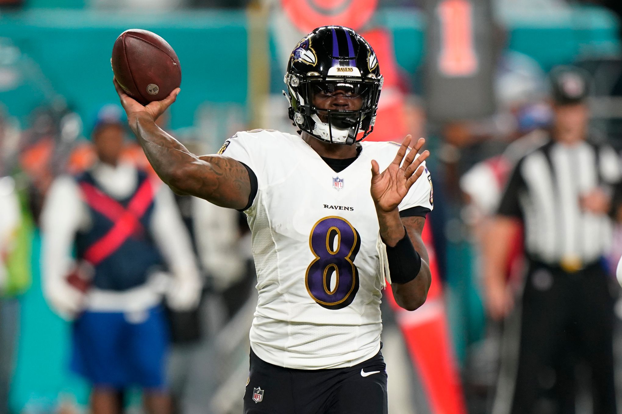 Lamar Jackson says he's better, expects to play this weekend