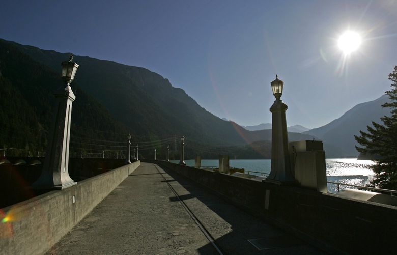 Diablo Lake, Wa. August 6, 2006
A slow drive across Diablo Dam gives a unique perspective on the man made lake.