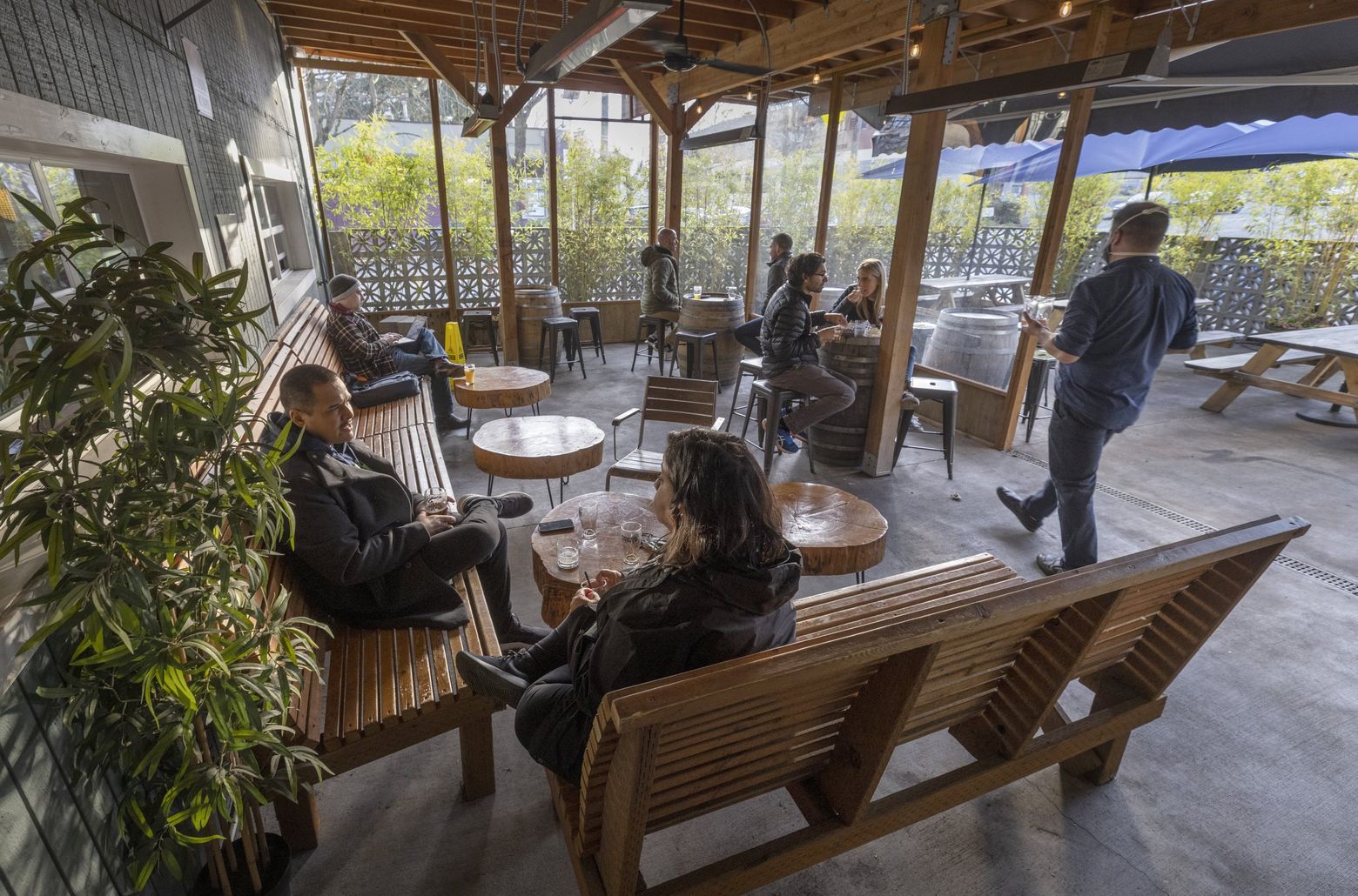 oregon city restaurants outdoor seating