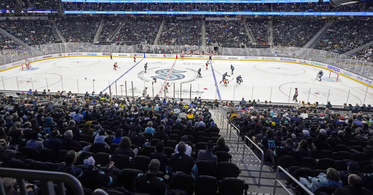 NHL notebook: How safe are fans still attending games amid league's  COVID-19 outbreaks?