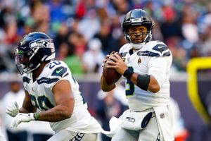 Seahawks have eyes on playoffs, but Rams hoping to play spoiler