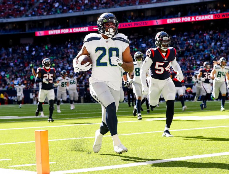 Wilson has 2 TD passes as Seahawks beat Texans 33-13