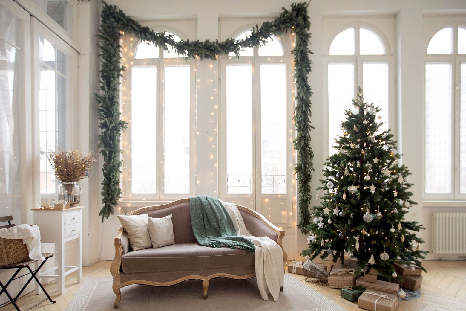 Creating Simple Scandinavian Style Holiday Decor