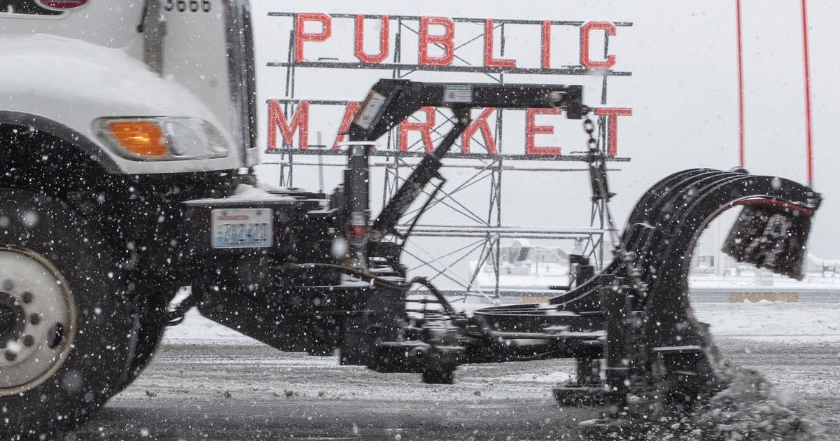 Snow means delayed flights, highway collisions and canceled ferries for travelers in the Seattle area Snow means delayed flights, highway collisions and canceled ferries for travelers in the Seattle area