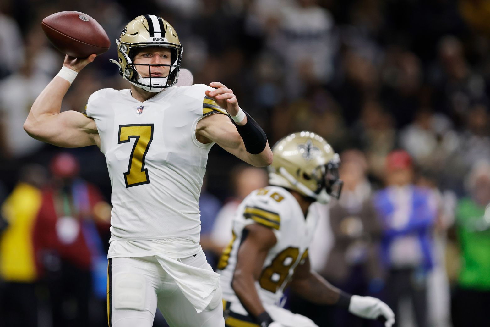 Saints' Hill seizing starting QB role, damaged digit and all