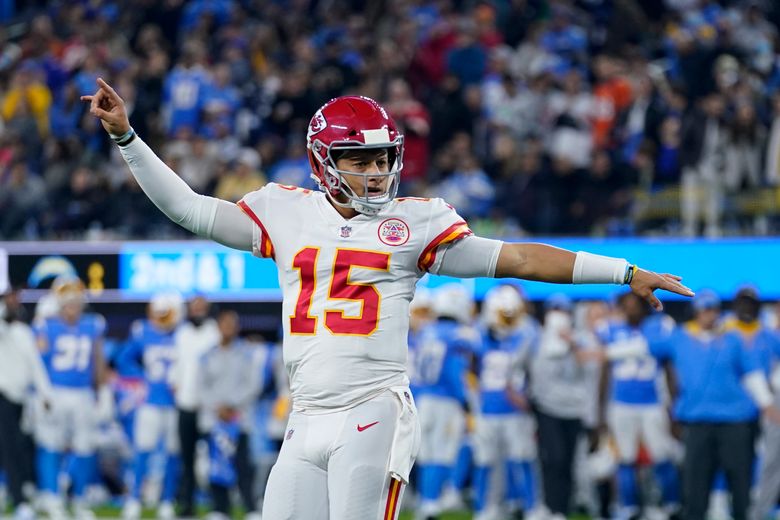 Chiefs QB Patrick Mahomes reacts to getting Super Bowl ring