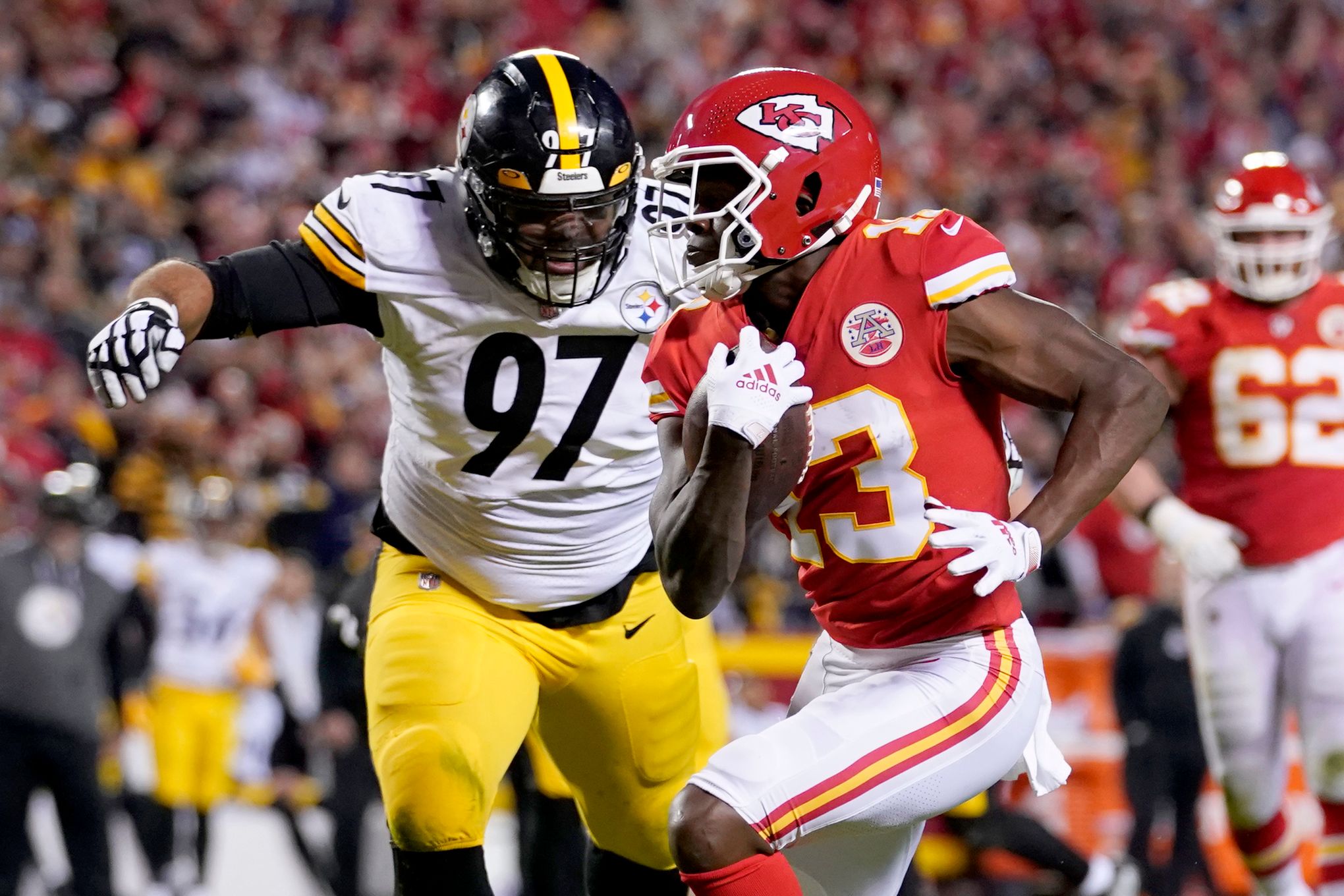 Browns at Steelers LIVE: Steelers D gets job done for MNF win