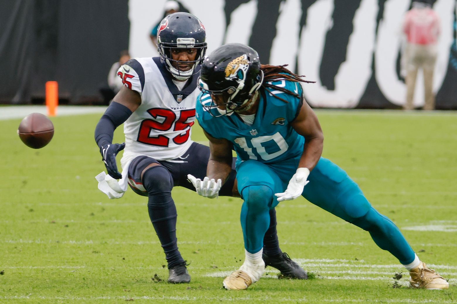 Jaguars limp into bye week with 6th straight loss as questions mount