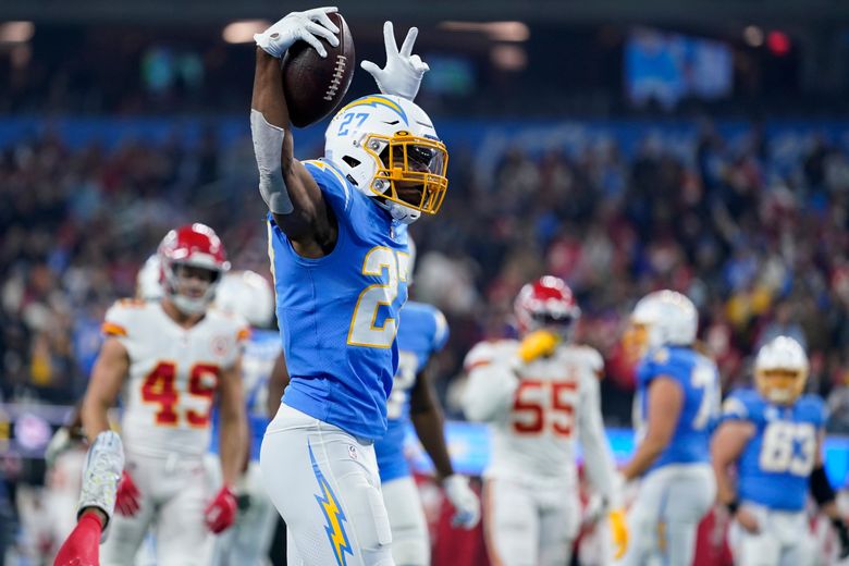 Travis Kelce's OT touchdown gives Chiefs win over Chargers