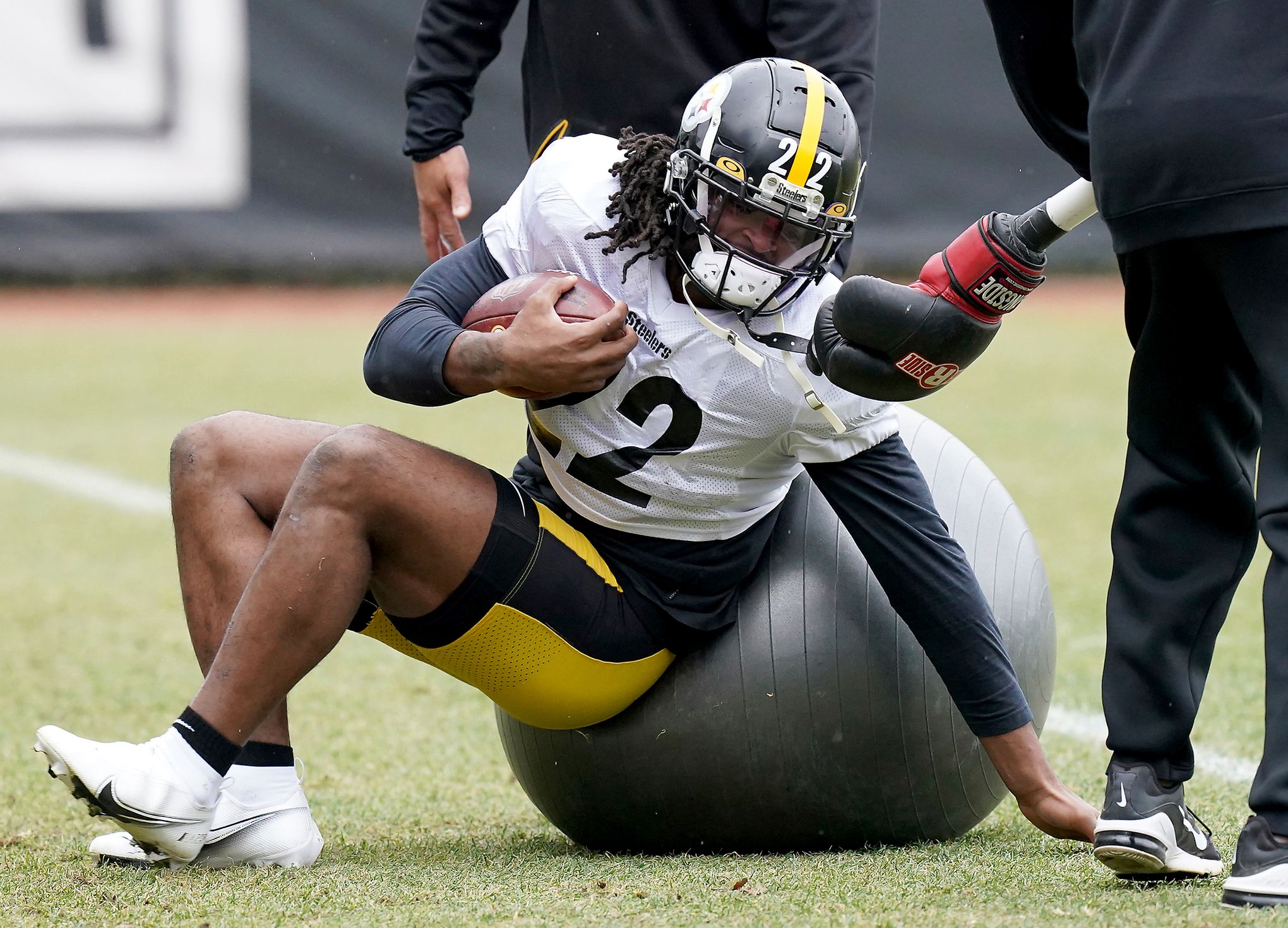 Focused Fully On Football, Najee Harris Has Plenty Of Time To