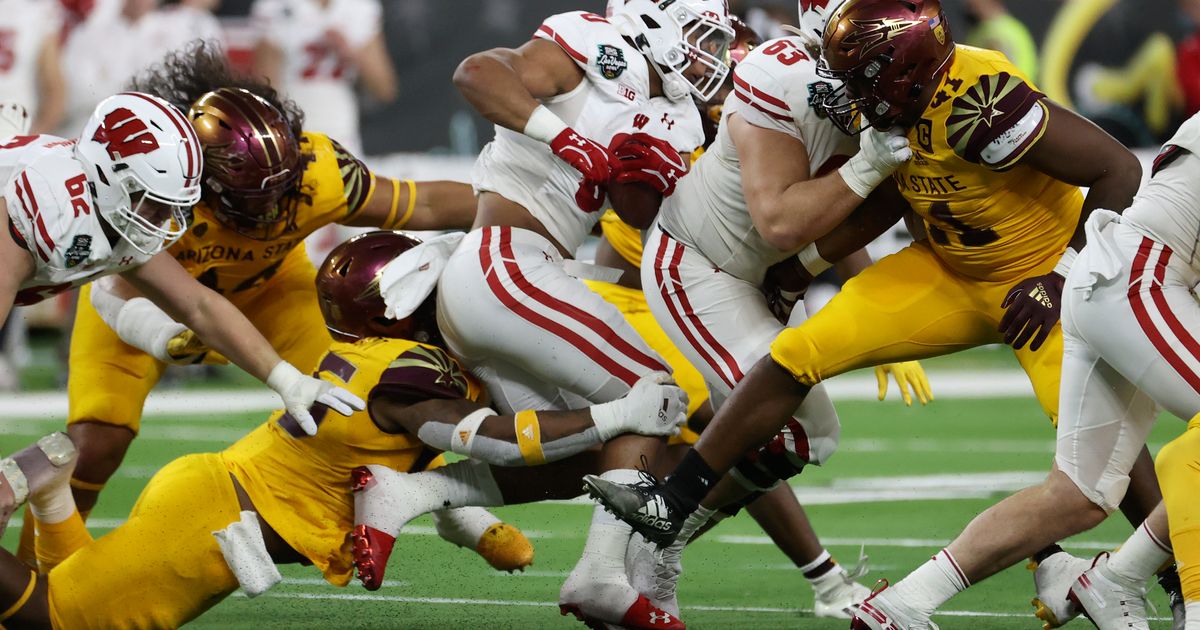 Wisconsin, ASU look to reach finish line at Las Vegas Bowl amid wave of game  cancellations