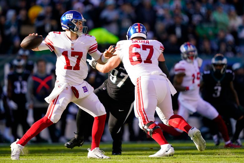 Fromm flops in 1st start, benched in Giants' loss to Eagles