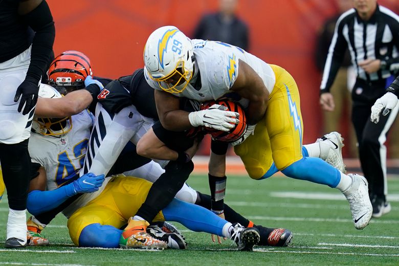 Up-and-down Chargers hold off Bengals for 41-22 victory